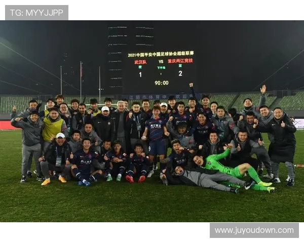 赛后分析：西安足球队与重庆足球队的战术对决与启示