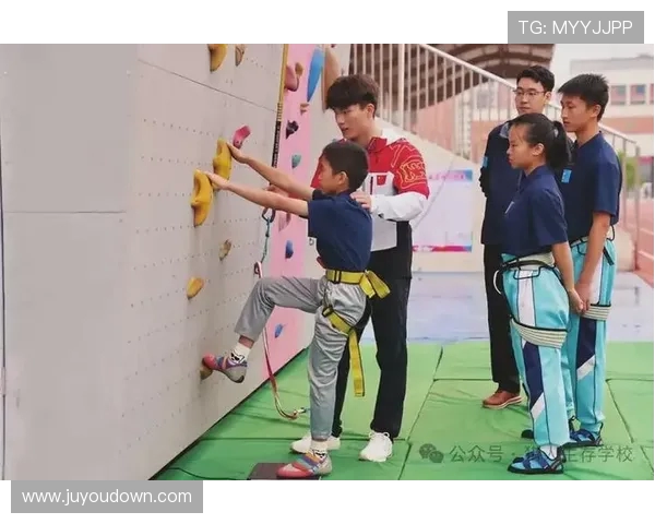 西安攀岩队与杭州攀岩队赛后复盘分析灵活性表现与战术对比