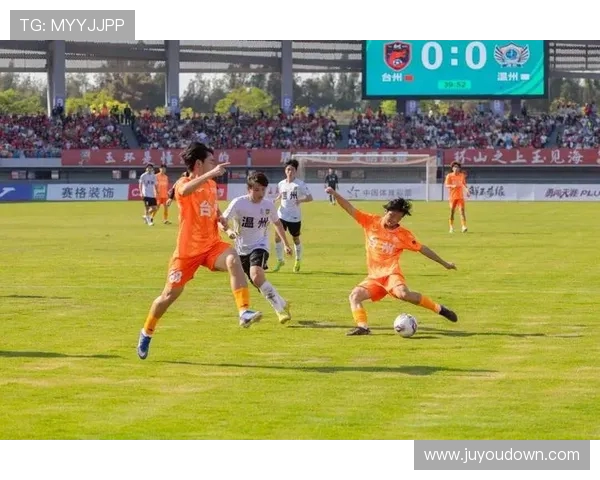 杭州足球队以60分稳居冠军赛积分榜首位展现强劲实力